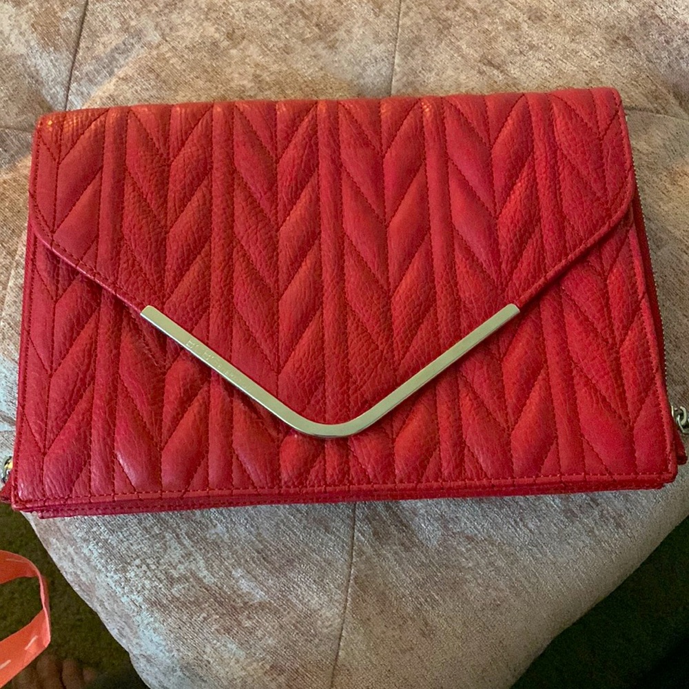 Red clutch